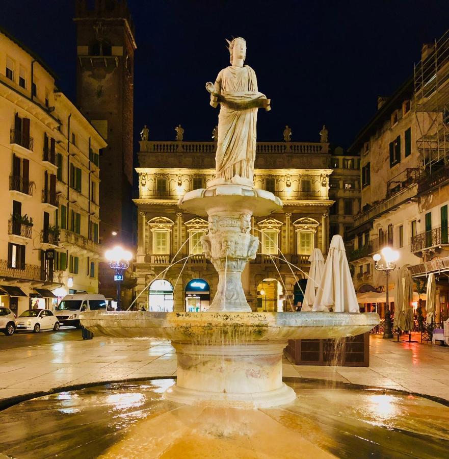 Appartamento Casa Martini Piazza Erbe Verona Esterno foto